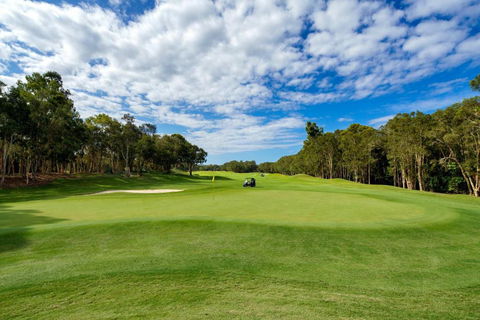 Golf Getaway Close To The Beach In Twin Waters - Darwin Holiday 2