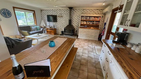 Goolwa Beachfront House. Pet Friendly. - Darwin Holiday 3