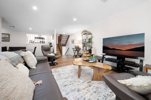 Gorgeous 2-Bed Townhouse With Patio, BBQ & Parking - Darwin Holiday 0