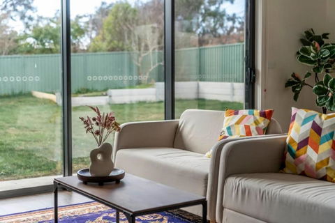 Gorgeous Hawker Townhouse - Darwin Holiday 2
