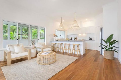 Fuller Holidays - Hacienda, Luxury 5 Bedroom Home With Pool - Darwin Holiday 1