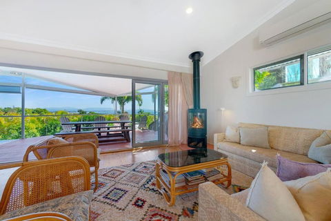 Fuller Holidays - Lee Lane Beach House - Lighthouse Rd Byron - Darwin Holiday 3