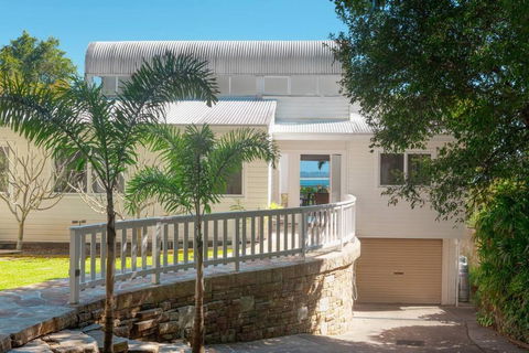 Fuller Holidays - Lee Lane Beach House - Lighthouse Rd Byron - Darwin Holiday 1