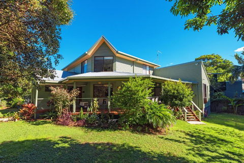 Fuller Holidays - Maluco - Beach House Belongil - Darwin Holiday 1