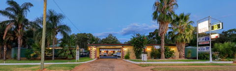 Golden Peak Motel PeakHill - Darwin Holiday 4