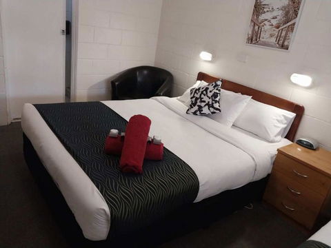 Golden Peak Motel PeakHill - Darwin Holiday 0