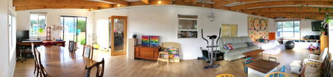 Fun Family House King Island - Darwin Holiday 2