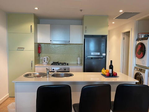 Glenelg Resort Style Beachside Apartment - Darwin Holiday 2