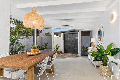 Ground-Level Riverfront 2 Bedroom Apartment Steps From Hastings Street - By Stay Noosa - Darwin Holiday 4