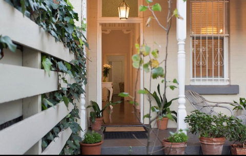 Gorgeous Subiaco Cottage - Darwin Holiday 1
