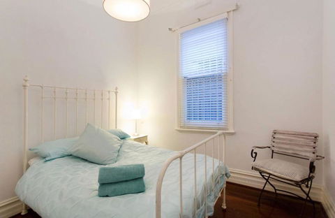 Gorgeous Subiaco Cottage - Darwin Holiday 4