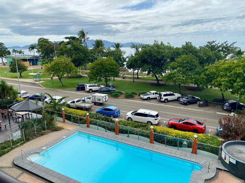 Gorgeous Waterfront Views - 212 Aquarius - Darwin Holiday 0