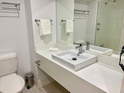 Gorgeous Waterfront Views - 212 Aquarius - Darwin Holiday 2