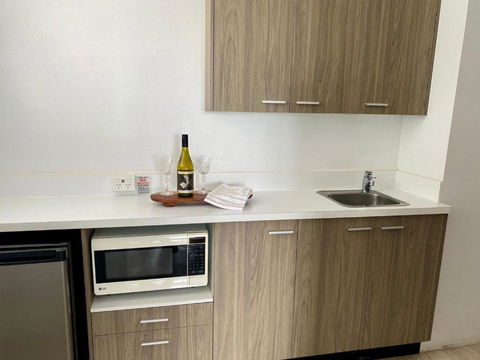 Gorgeous Waterfront Views - 212 Aquarius - Darwin Holiday 3