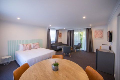 Gosford Palms Motor Inn - Darwin Holiday 3