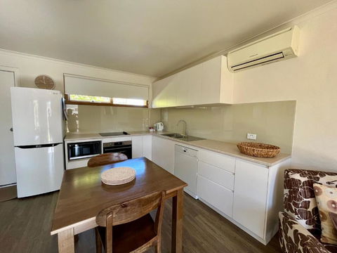 Gowings Of Mallacoota - Darwin Holiday 3
