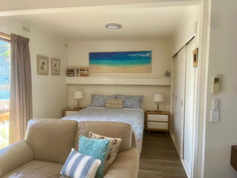 Gowings Of Mallacoota - Darwin Holiday 2