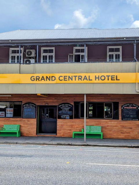 GRAND CENTRAL HOTEL PROSERPINE - Darwin Holiday 2