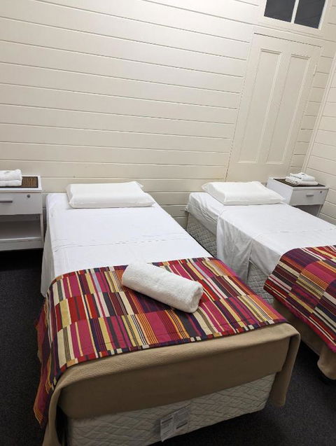 GRAND CENTRAL HOTEL PROSERPINE - Darwin Holiday 4