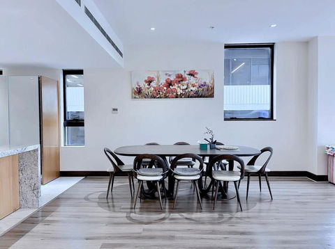 Grand St Kilda 2-story Sub-Penthouse - Darwin Holiday 3
