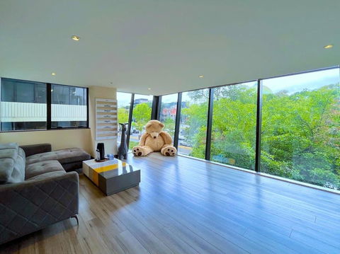 Grand St Kilda 2-story Sub-Penthouse - Darwin Holiday 4