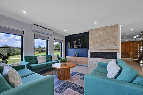 Grand Stirling - Elite Escape, Unparalleled Luxury - Darwin Holiday 2