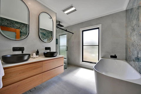 Grand Stirling - Elite Escape, Unparalleled Luxury - Darwin Holiday 3