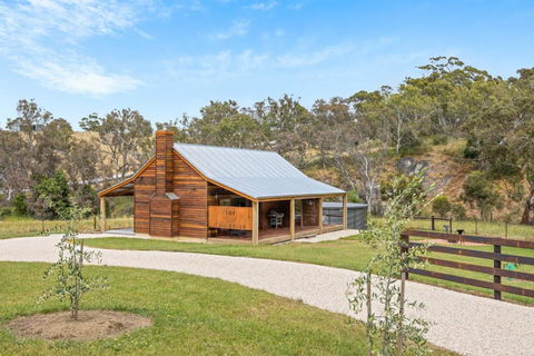 Grandview Accommodation - Hideaway Huts - Darwin Holiday 0