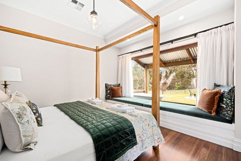 Grandview Accommodation - Hideaway Huts - Darwin Holiday 1
