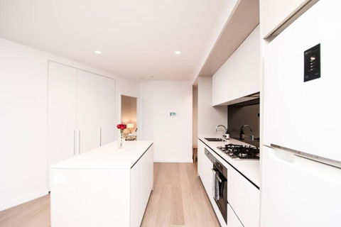 Great City Stay 2BR Free Tram Gym & Pool - Darwin Holiday 2