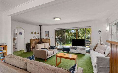 Great Family Home, Close To The Beach! - 3 Petrel - Darwin Holiday 0