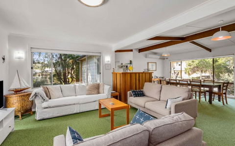 Great Family Home, Close To The Beach! - 3 Petrel - Darwin Holiday 4