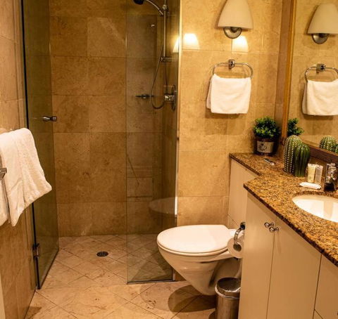 Great Studio Apartment With Balcony Bond1009 Self- Catering - Darwin Holiday 1