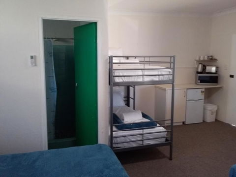 Green Door Motel - Darwin Holiday 3