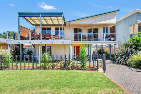 Green Reef Beach House - Aldinga Beach - C21 SouthCoast Holidays - Darwin Holiday 1