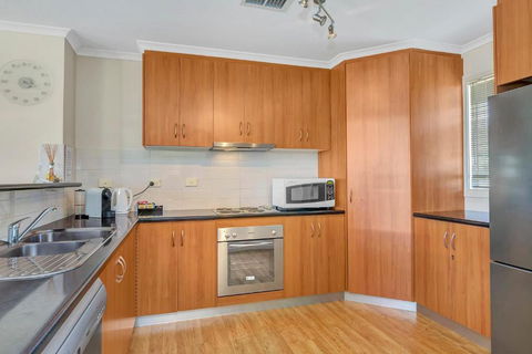 Green Reef Beach House - Aldinga Beach - C21 SouthCoast Holidays - Darwin Holiday 2