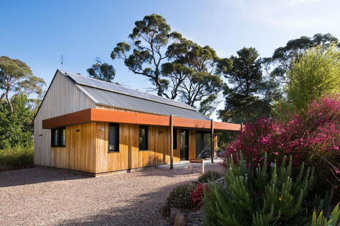 Green Retreat Passive House - Darwin Holiday 0