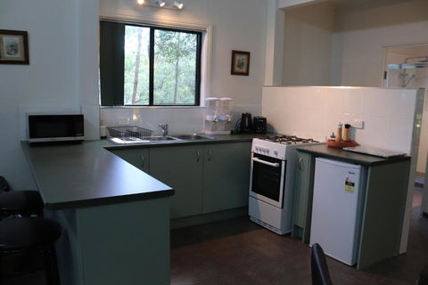 GREEN TREES CHALET Australia Zoo Close By - Darwin Holiday 2