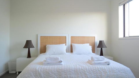 GREENWAY WATERS Apartments - Darwin Holiday 4