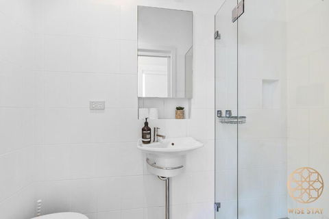 Greenwich Luxury Near WharfTrainCBD Steps To Sea - Darwin Holiday 1