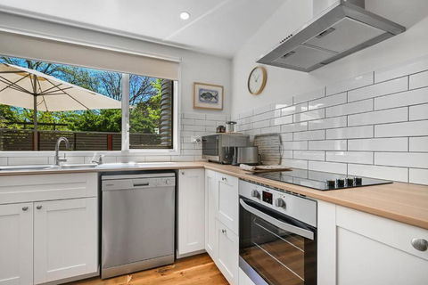 Greenwood Cottage - Close To CBD, Leafy Backyard - Darwin Holiday 2