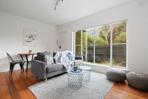 Ground Floor One Bedroom Apartment In South Yarra - Darwin Holiday 1