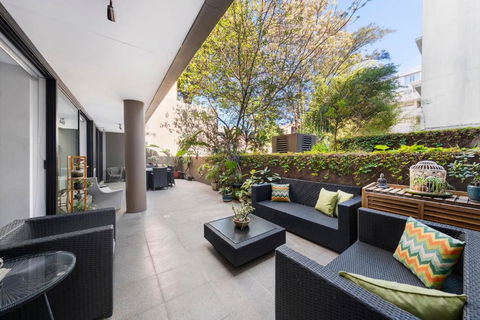 Groundfloor Surry Hills Retreat With Cinema - Darwin Holiday 0