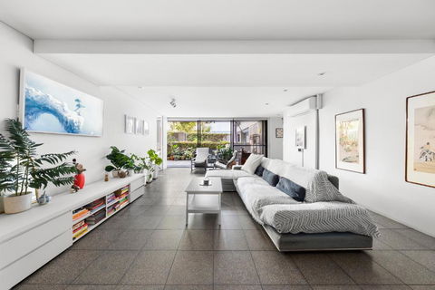 Groundfloor Surry Hills Retreat With Cinema - Darwin Holiday 1