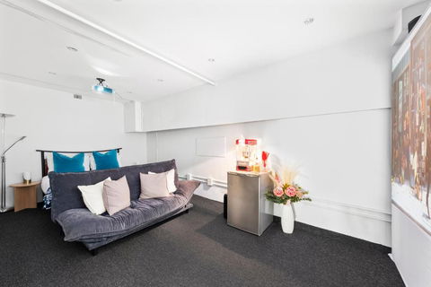 Groundfloor Surry Hills Retreat With Cinema - Darwin Holiday 4