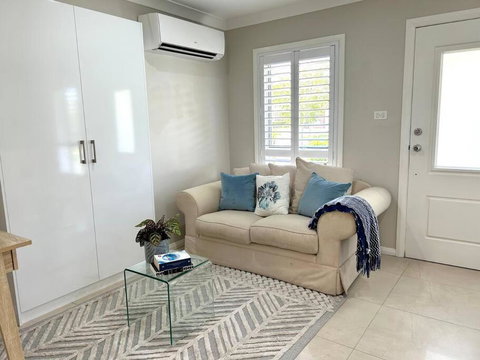 Guest House In Harrington Park - Darwin Holiday 1