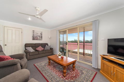 H1211 Mission Terrace Lakewood Heights Estate - Darwin Holiday 1