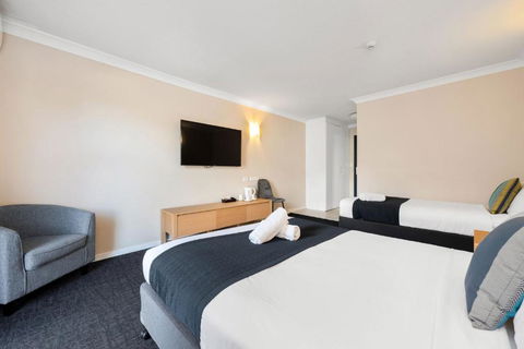 Hamilton Brisbane Airport Hotel - Darwin Holiday 2