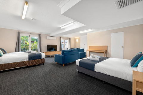 Hamilton Brisbane Airport Hotel - Darwin Holiday 3