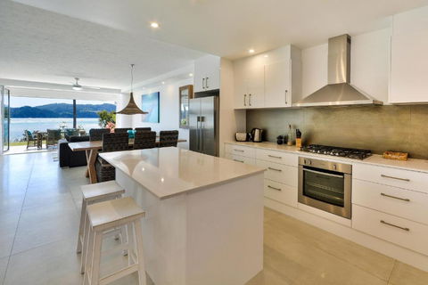 Hamilton Island Holiday Homes - Darwin Holiday 1